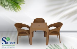 طقم ترابيزة مع 3 كراسي بلاستيك